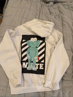 Gildan White Men's Pullover Hoodie - Classic Lightweight Hooded Sweatshirt